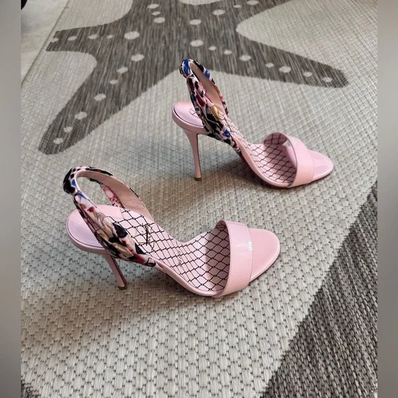 Christian Louboutin Fetish Du Desert Tie Heel - Picture 7 of 11